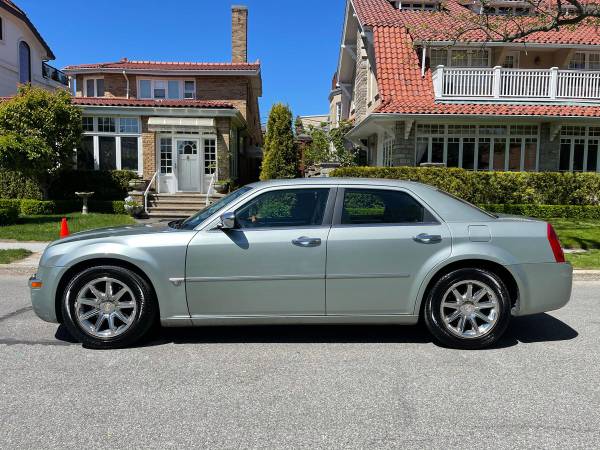 2006 CHRYSLER 300 - - by dealer - vehicle automotive for sale in Brooklyn, NY – photo 3