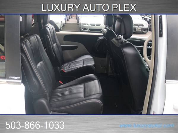 2014 Chrysler Town & Country Touring Van for sale in Portland, OR – photo 16