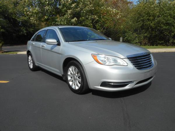 2012 CHRYSLER 200 TOURING EDITION / 1 OWNER CARFAX / NICE CAR! for sale in Highland Park, IL