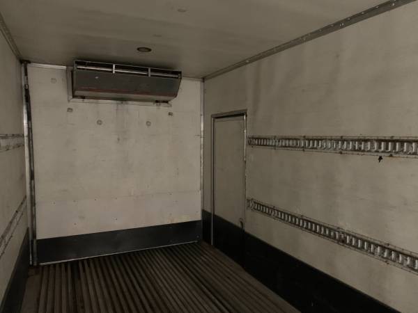2005 International 4400 Reefer Refrigerated Truck for sale in Kent, WA – photo 3