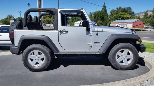 2011 Jeep Wrangler Sport 4WD HardTop Manual with Low Miles One Owner for sale in Ashland, OR – photo 3