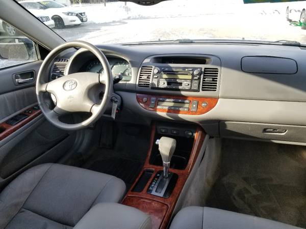 2002 Toyota Camry XLE V6 - - by dealer - vehicle for sale in Cedar Rapids, IA – photo 21