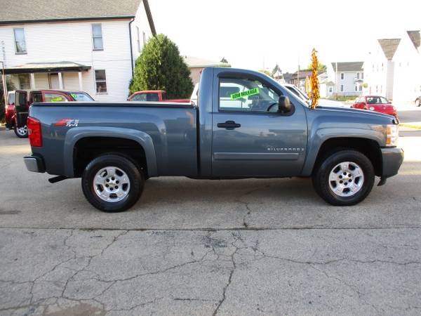 2007 Chevy Silverado 1500 New Body Style Regular Cab (4WD) Low Miles! for sale in Dubuque, IA – photo 7