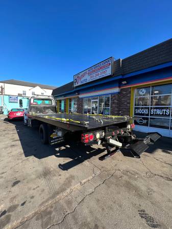 International 4300 tow truck rollback ramp truck for sale in Hamden, CT – photo 5