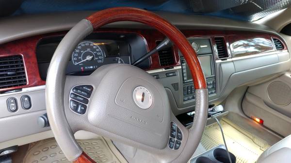 2004 Lincoln Town Car - cars & trucks - by owner - vehicle... for sale in Sanford, NC – photo 3