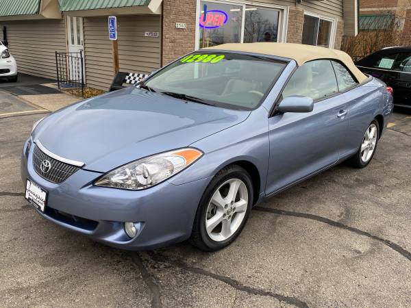 2005 Toyota Solara SLE Convertible Amazing condition for sale in Cross Plains, WI