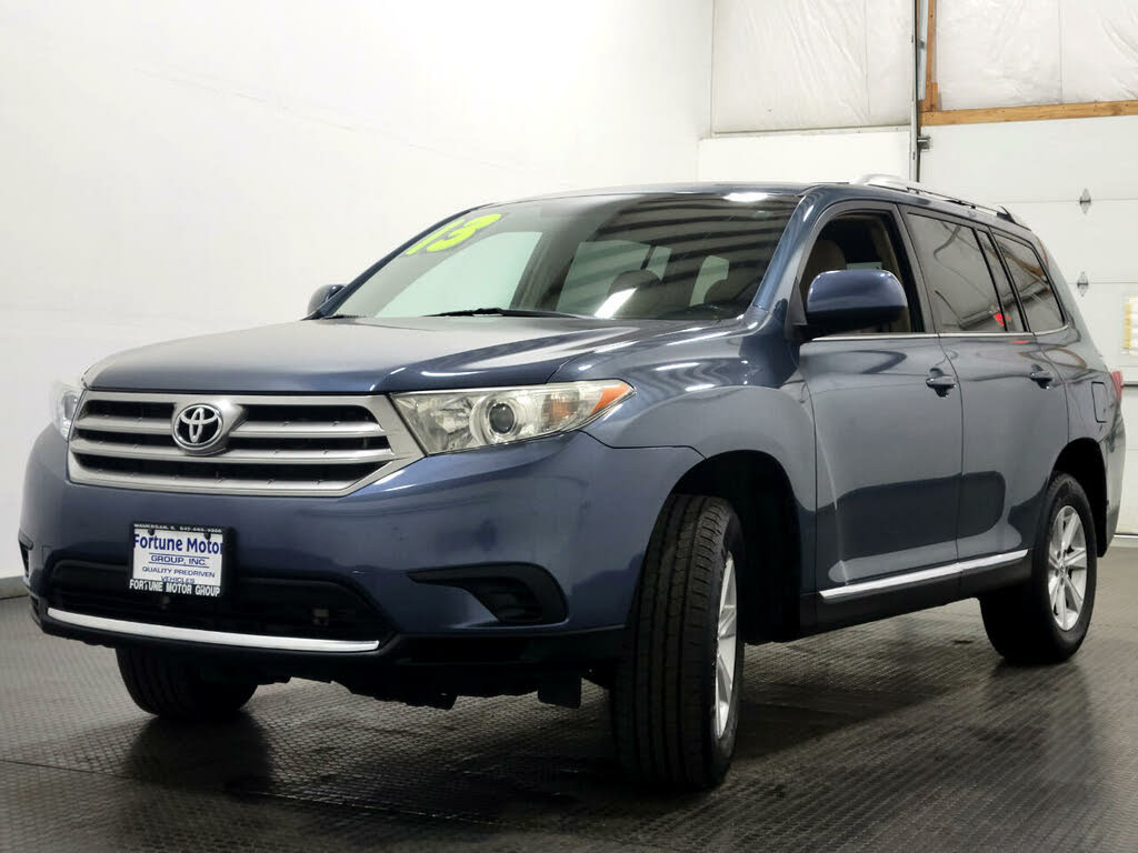 2013 Toyota Highlander Plus FWD for sale in WAUKEGAN, IL – photo 2