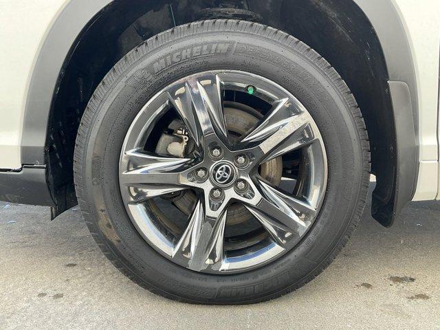 2018 Toyota Highlander Hybrid Limited Platinum for sale in Davenport, IA – photo 10