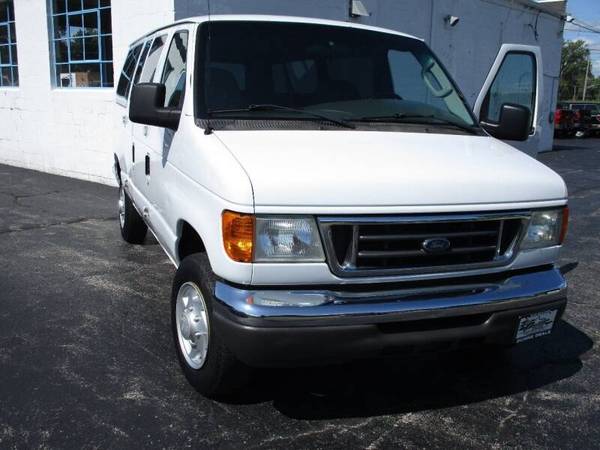 2007 Ford E-Series Wagon E-350 SD XLT 3dr Passenger Van for sale in Crystal Lake, IL – photo 3