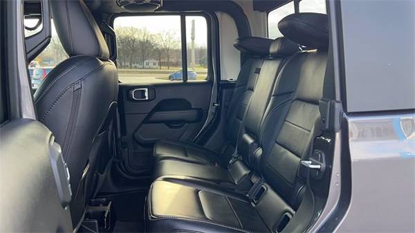 2020 Jeep Gladiator North Edition pickup Gray - - by for sale in Marshfield, MO – photo 12