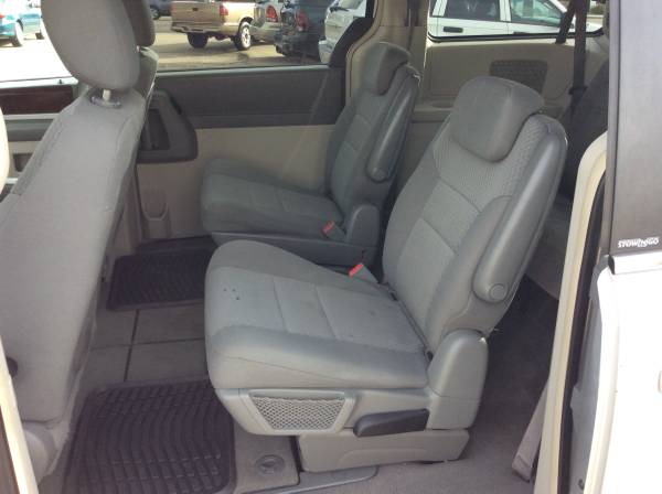 2010 Chrysler Town & Country *Stow N Go* for sale in Idaho Falls, ID – photo 15