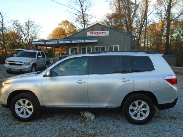 2012 Toyota Highlander * 3rd Row * Leather * V6 * AWD - cars &... for sale in Hickory, IL