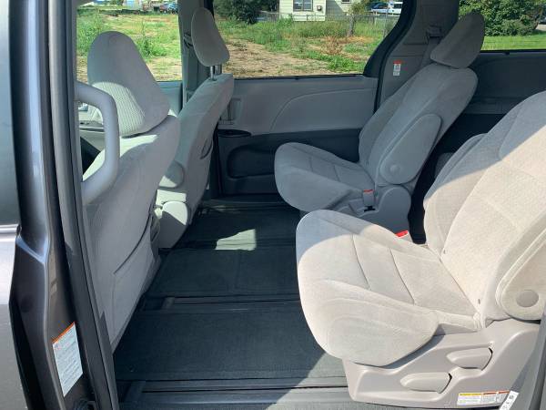 2018 Toyota Sienna LE - ONLY 16K MILES for sale in Farmington, MN – photo 9