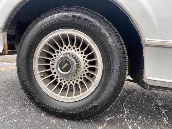 1985 LINCOLN TOWN CAR SIGNATURE 5.0L V8 74K GOOD TIRES 766196 - cars... for sale in Skokie, IL – photo 18