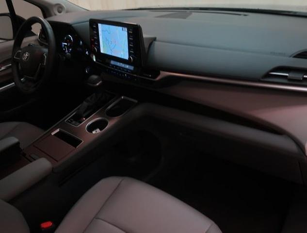 2021 Toyota Sienna XLE 8 Passenger for sale in Chamblee, GA – photo 31