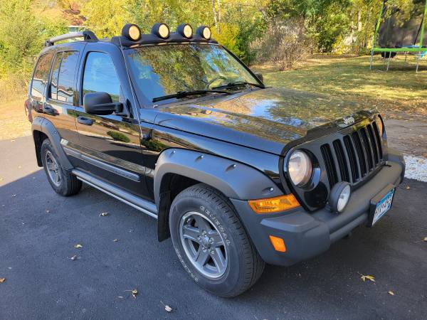 2006 Jeep Liberty Renegade 4x4 only 62, 000 miles for sale in Minneapolis, MN – photo 6