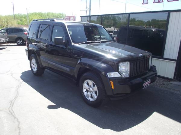 2011 Jeep Liberty Sport 4x4 Clean CarFax DVD - - by for sale in Des Moines, IA