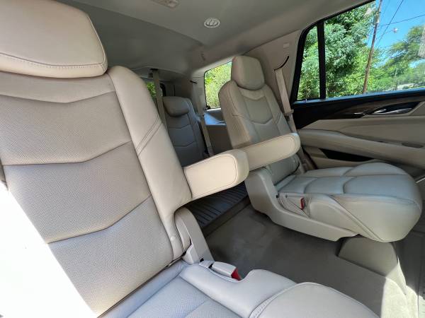 2019 Cadillac Escalade Luxury - - by dealer - vehicle for sale in Gladewater, TX – photo 10