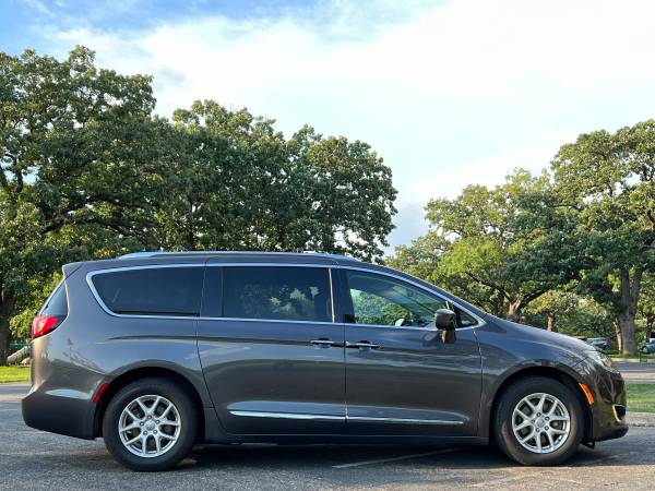 2020 CHRYSLER PACIFICA TOURING L - - by dealer for sale in Shakopee, MN – photo 12