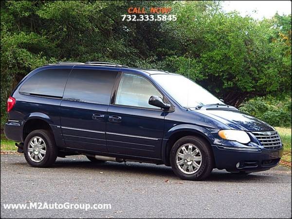 2006 Chrysler Town & Country Limited 4dr Extended Mini Van w/ Power... for sale in East Brunswick, NY – photo 7