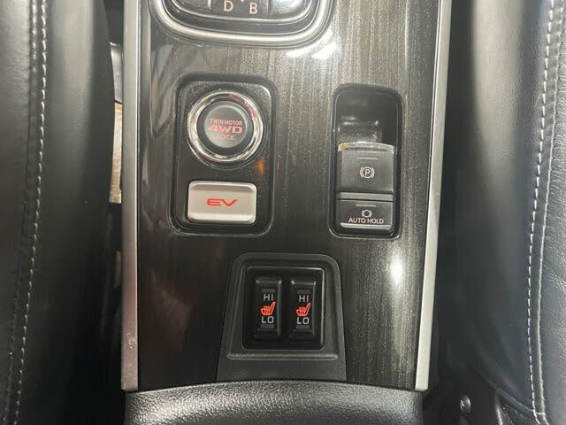2018 Mitsubishi Outlander Hybrid Plug-in GT S-AWC AWD for sale in Moline, IL – photo 36