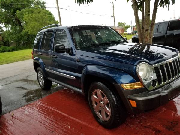 2005 JEEP LIBERTY 4X4 - cars & trucks - by owner - vehicle... for sale in south florida, FL