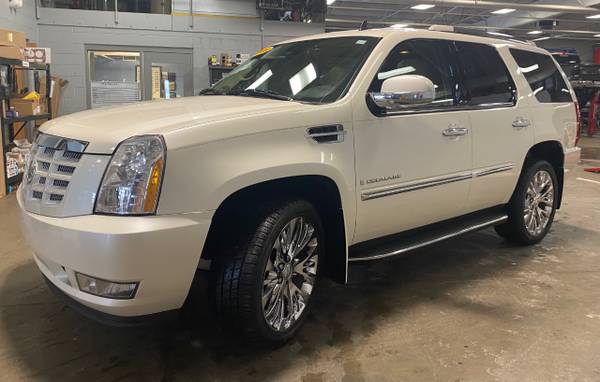 2009 Cadillac Escalade 4WD 4dr Sport - - by dealer for sale in Coopersville, MI – photo 3