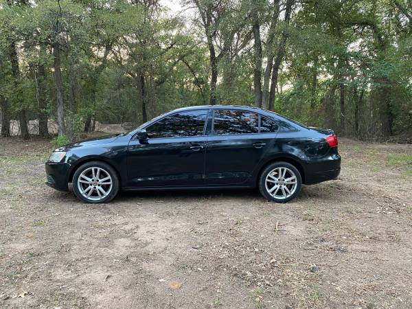 lower miles) 2013 Volkswagen Jetta (Clean) - - by for sale in Waco, TX – photo 4