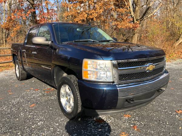 2008 Chevy Silverado LT Crew Cab 4WD - ONE OWNER! - Great Miles! -... for sale in Wind Gap, PA – photo 4