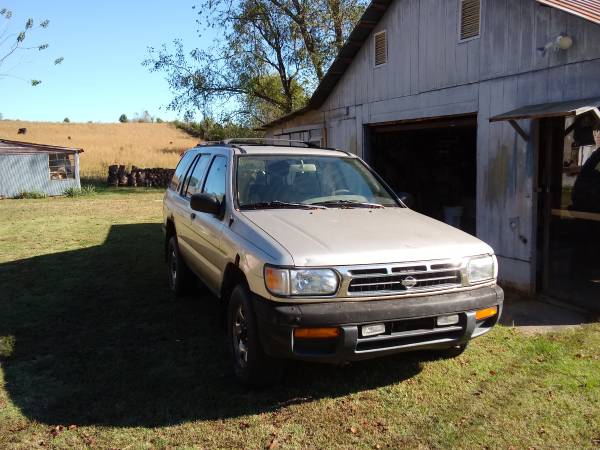 1997 Nissan Pathfinder $1300 OBO for sale in Telford, TN