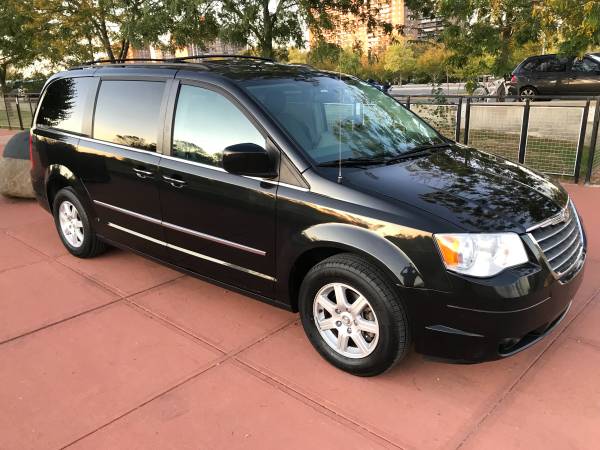 2010 CHRYSLER TOWN AND COUNTRY TOURING NAVIGATION CAMERA DVD’S 💯 for sale in Brooklyn, NY – photo 6