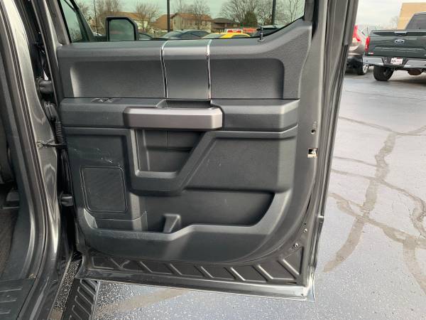 2019 Ford F-150 XLT Crew Cab 4WD - Panoramic sunroof - 10,000 miles!... for sale in Oak Forest, IL – photo 22