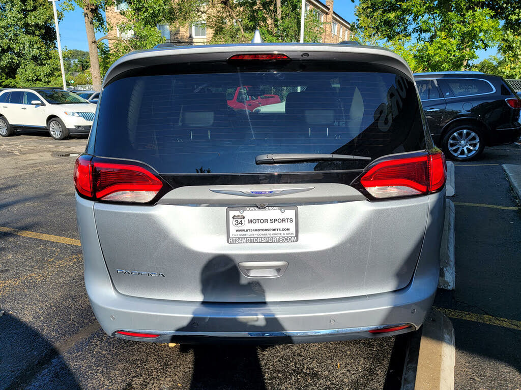 2019 Chrysler Pacifica Touring L FWD for sale in Downers Grove, IL – photo 2