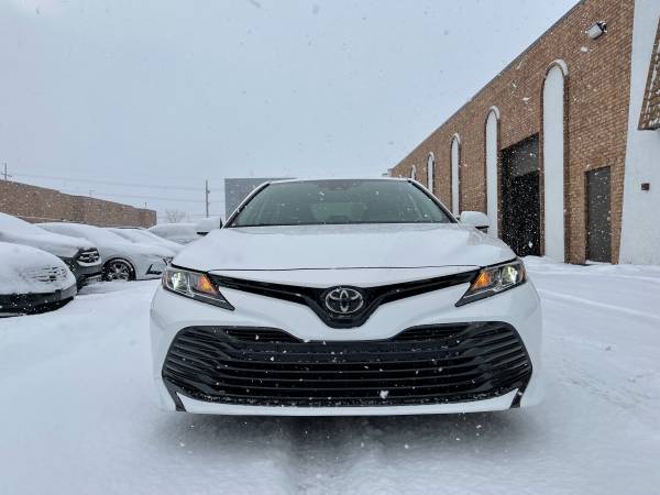 2020 Toyota Camry LE with no accidents for sale in Carol Stream, IL – photo 2