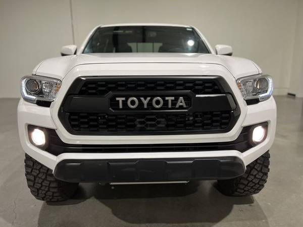 2020 Toyota Tacoma Double Cab TRD Off-Road Pickup 4D 5 ft 31961 for sale in Portland, WA – photo 9