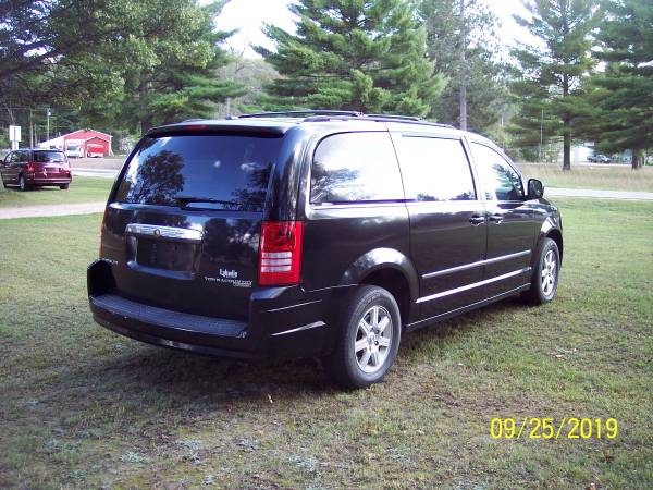 2010 CHRYSLER TOWN & COUNTRY TOURING for sale in Harrison, MI – photo 6