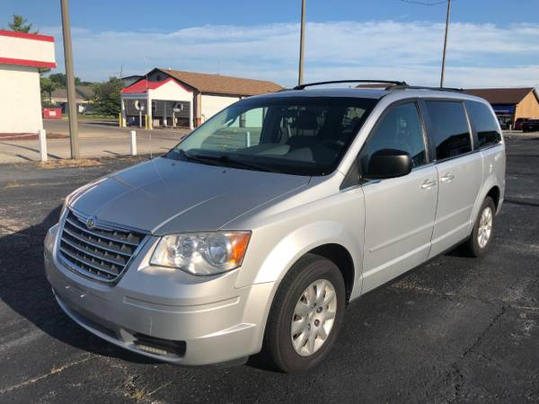 2010 Chrysler Town Country 4dr Wgn LX *Ltd Avail* for sale in FAIRVIEW HEIGHTS, IL – photo 7