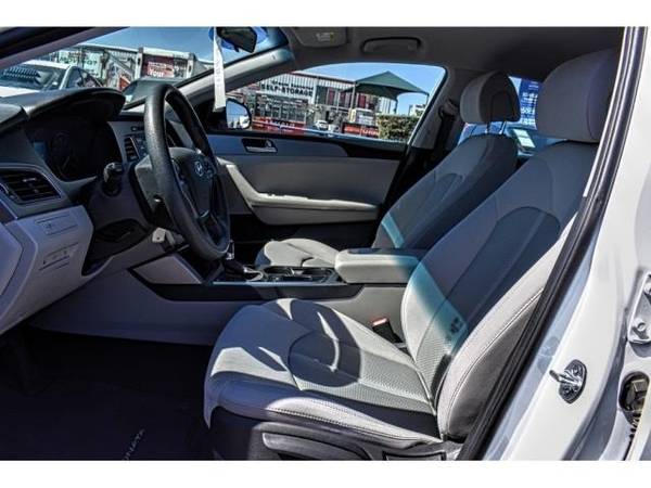 2017 Hyundai Sonata Base sedan Quartz White Pearl for sale in El Paso, TX – photo 5