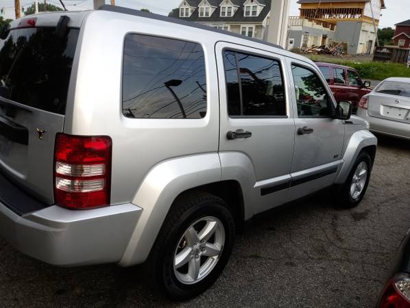 09 JEEP LIBERTY 4X4 for sale in Milford, CT – photo 6