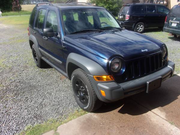 2006 Jeep Liberty (4x4) only (158k) miles LIKE NEW - cars & trucks -... for sale in fall creek, WI