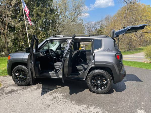 Jeep Renegade Latitude 4x4 with My Sky for sale in Jamesville, NY – photo 11