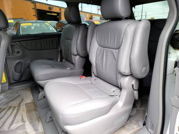 2007 Toyota Sienna XLE - cars & trucks - by dealer - vehicle... for sale in Lynnwood, WA – photo 19