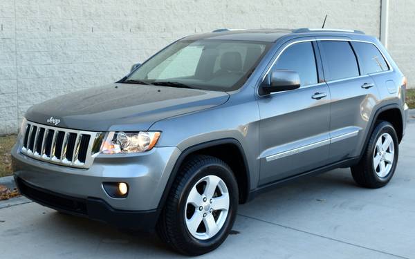 Steel Grey 2012 Jeep Grand Cherokee 4x4 - Leather - Moonroof - 1 for sale in Raleigh, NC
