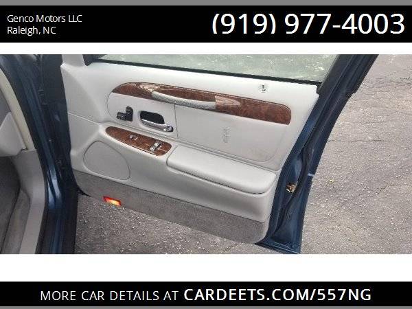 2001 LINCOLN TOWN CAR EXECUTIVE, Blue - - by dealer for sale in Raleigh, NC – photo 6