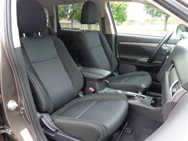 2016 Mitsubishi Outlander ES (4x4, 3rd Row, Factory Warranty) for sale in Sioux Falls, SD – photo 15