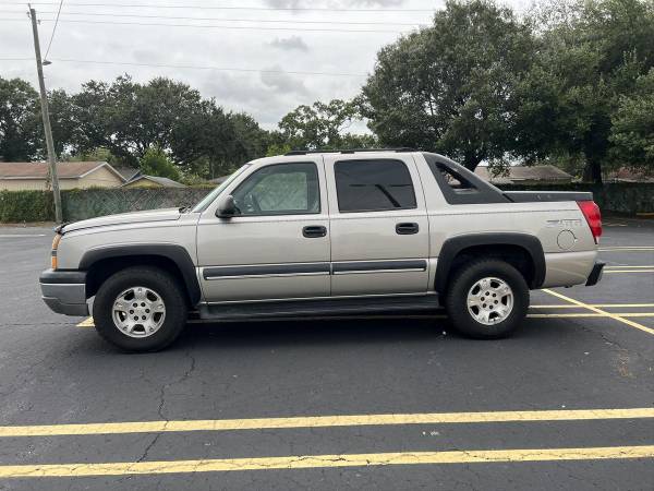 2004 Chevrolet Chevy Avalanche 1500 Sport Utility Pickup 4D 5 1/4 ft for sale in TAMPA, FL – photo 2
