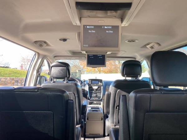 2013 Chrysler Town Country 4dr Wgn Touring-L -EASY FINANCING... for sale in Bridgeport, CT – photo 8