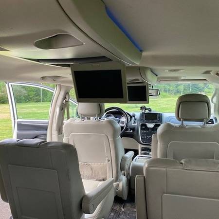 Chrysler Town and Country Limited for sale in Park Falls, WI – photo 2