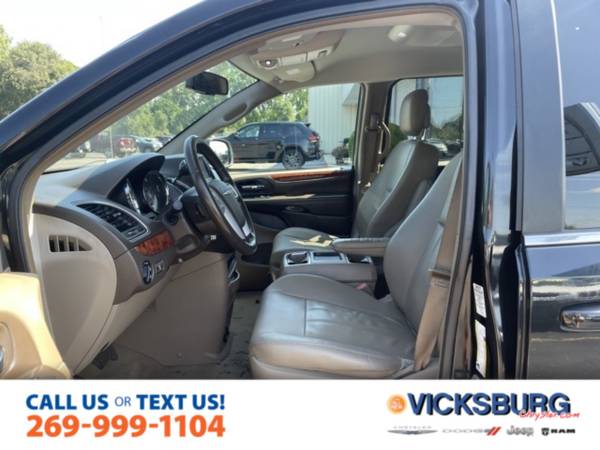 2016 Chrysler Town Country Touring - - by dealer for sale in Vicksburg, MI – photo 11