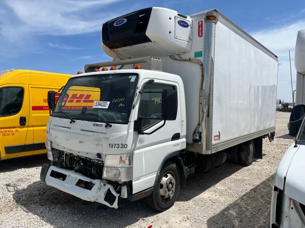 2017 Mitsubishi Fuso FE180 REEFER, RUNS/DRIVES FOR PARTS OR for sale in Kennedale, TX – photo 2